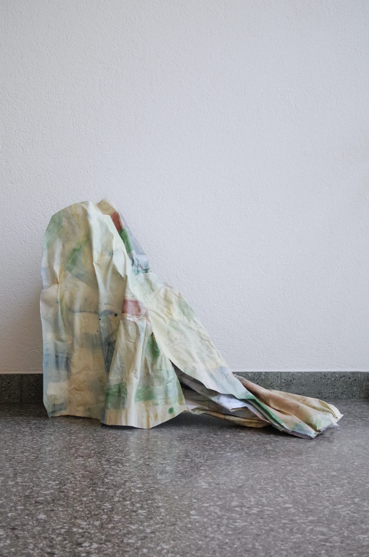 [90×35×25 cm] - stiffened and colored textile waste - 2026