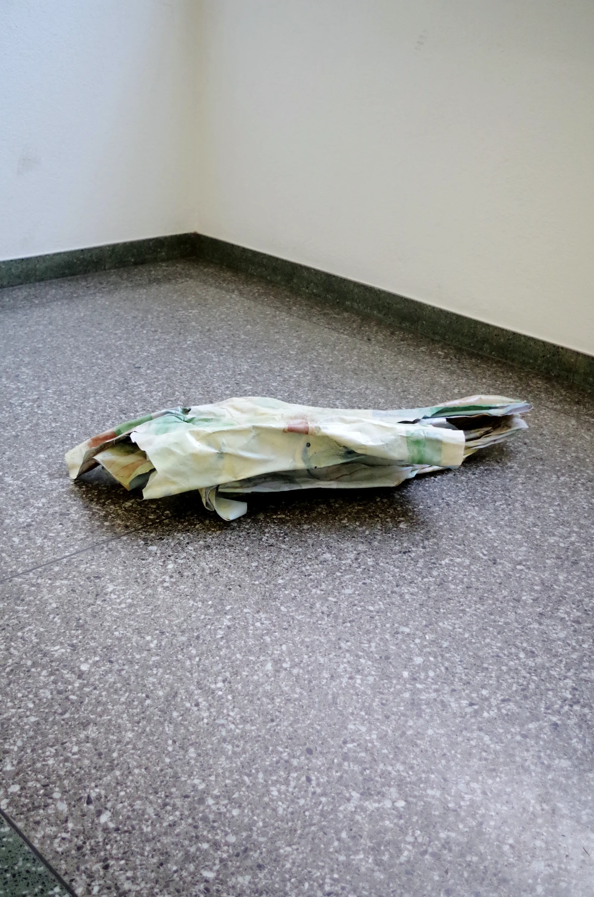 [95×40×15 cm] - stiffened and colored textile waste - 2026