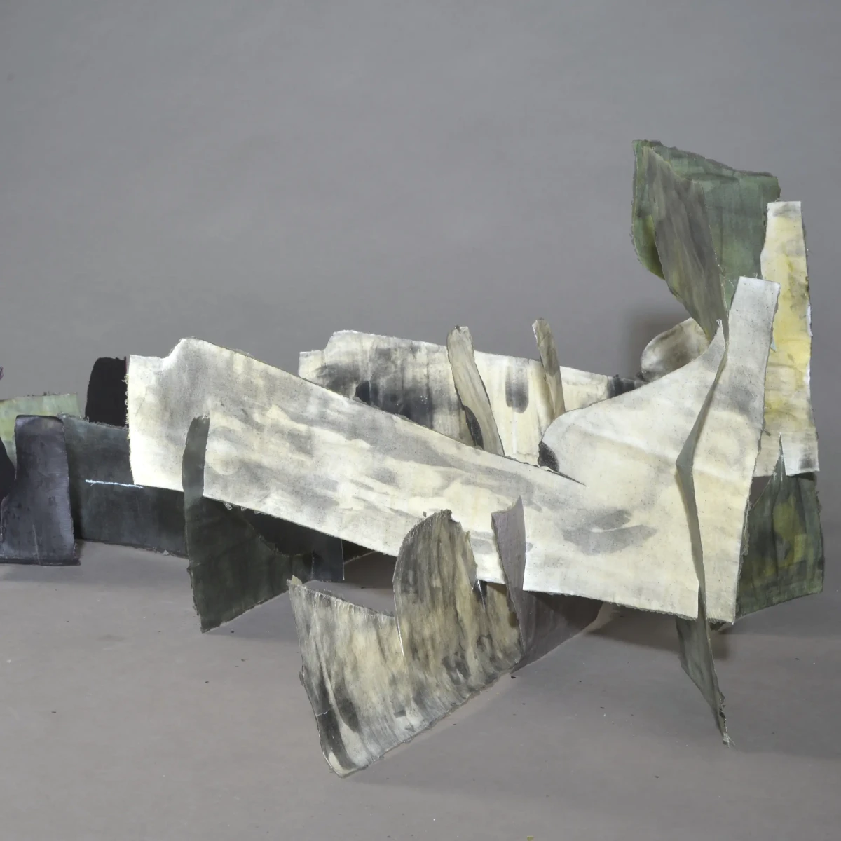 wachsmann_the first [143/67/53 cm] textile remnants stiffened with flour paste - colored with self-produced pigments - zoe bilgeri/ 2024/ weimar