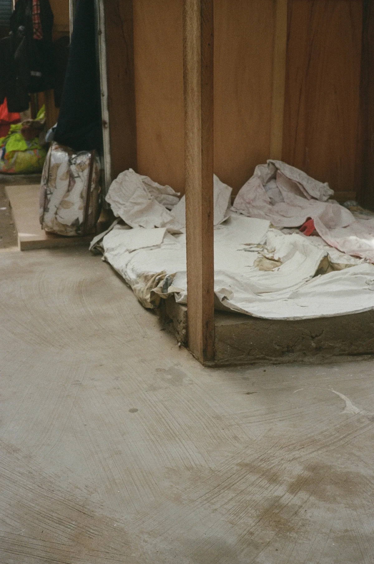 a ruin [140/140 cm] textile remnants stiffened with plaster - zoe bilgeri/ 2025/ Accra - Kantamanto